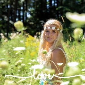 Meet your Posher, Leeann